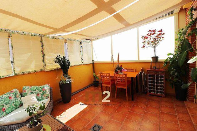 Foto 2 de Venta de casa en avenida L'oliveró de 3 habitaciones con terraza y piscina
