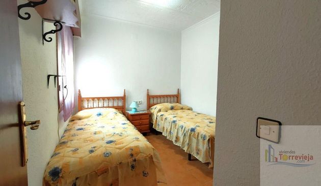 Foto 2 de Xalet en venda a Nueva Torrevieja - Aguas Nuevas de 2 habitacions amb terrassa i piscina