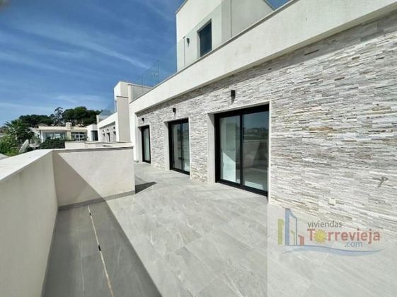 Foto 2 de Casa en venta en Palmeral - Urbanova  - Tabarca de 5 habitaciones con terraza y piscina