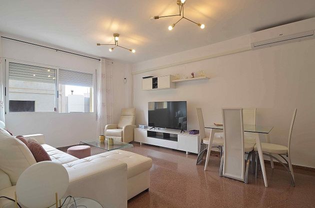 Foto 2 de Piso en venta en Huércal de Almería de 3 habitaciones con balcón y aire acondicionado