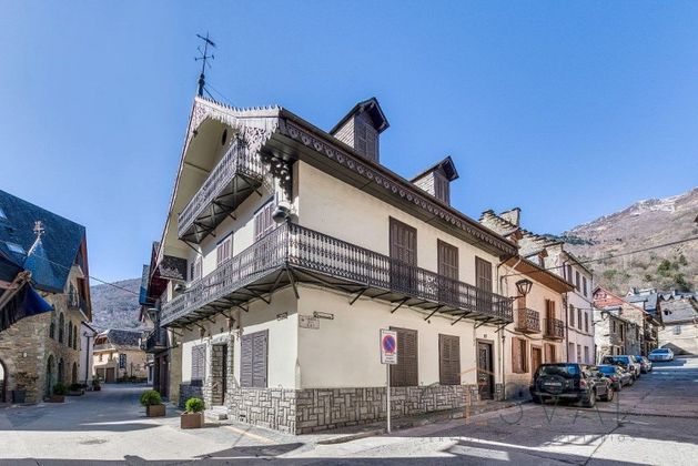 Foto 1 de Casa adossada en venda a calle De Piedat de 5 habitacions amb balcó i calefacció