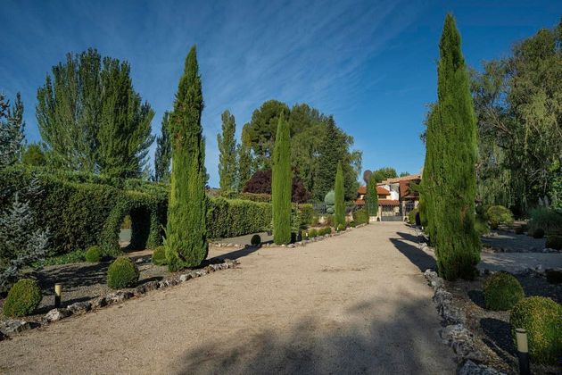 Foto 2 de Casa rural en venda a El Clavín-Valdeluz de 7 habitacions amb terrassa i piscina