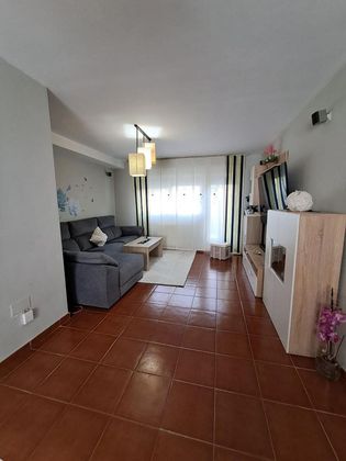 Foto 2 de Casa adossada en venda a Torrejón del Rey de 7 habitacions amb garatge i jardí