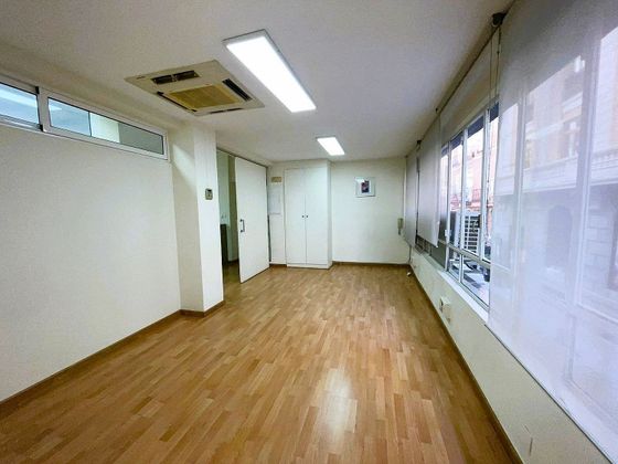 Foto 1 de Alquiler de oficina en calle Andrés Baquero de 171 m²