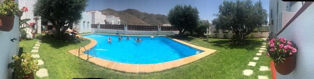 Foto 2 de Xalet en venda a calle Almeria de 6 habitacions amb terrassa i piscina
