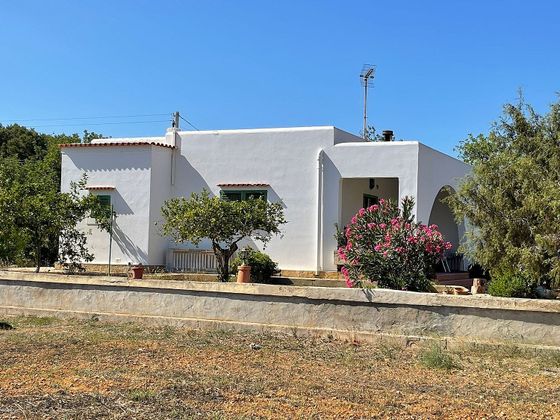 Foto 2 de Casa en venda a Sant Joan de Labritja de 5 habitacions amb terrassa i piscina