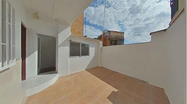 Foto 1 de Casa en venta en Les Roquetes de 4 habitaciones con terraza y balcón
