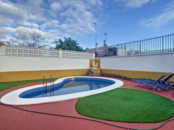 Foto 2 de Xalet en venda a Castilleja de la Cuesta de 4 habitacions amb terrassa i piscina