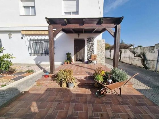 Foto 1 de Xalet en venda a Valencina de la Concepción de 4 habitacions amb piscina i jardí