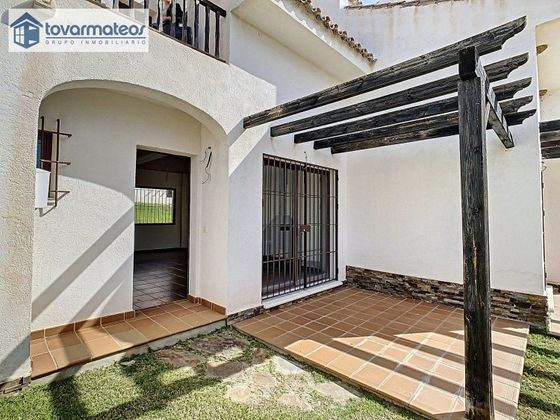 Foto 1 de Casa adossada en venda a Ronquillo (El) de 1 habitació amb terrassa i piscina