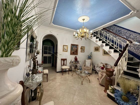 Foto 1 de Casa adossada en venda a Coria del Río de 3 habitacions amb terrassa i jardí