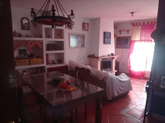 Foto 1 de Casa en venta en Valencina de la Concepción de 4 habitaciones con terraza y aire acondicionado