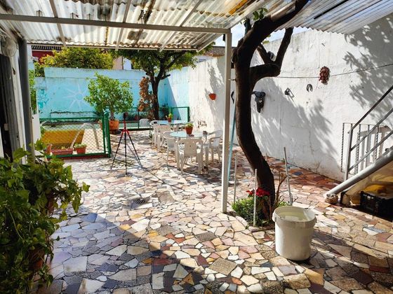 Foto 2 de Casa adossada en venda a Castilleja de la Cuesta de 6 habitacions amb terrassa i piscina