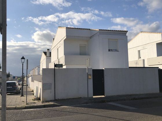 Foto 1 de Casa en venda a calle Amistad de 4 habitacions amb terrassa i garatge