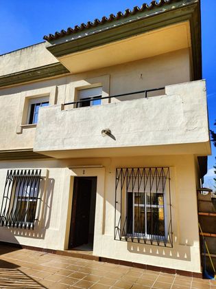 Foto 2 de Casa en venda a Villanueva del Ariscal de 3 habitacions amb balcó i aire acondicionat
