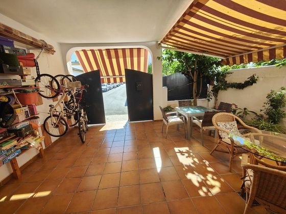 Foto 2 de Casa en venda a Valencina de la Concepción de 4 habitacions amb piscina i balcó