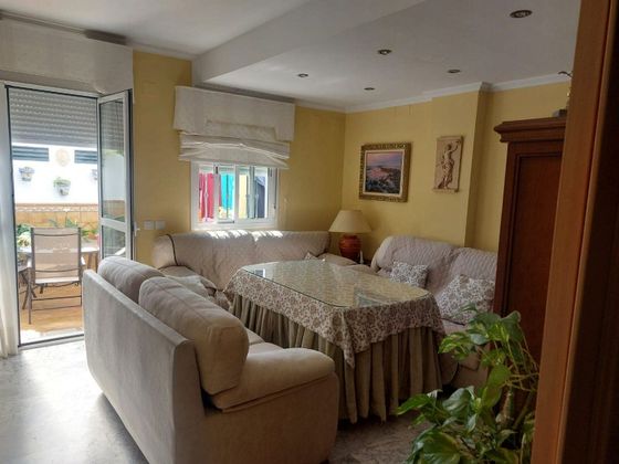 Foto 1 de Casa en venta en Gines de 4 habitaciones con terraza y aire acondicionado