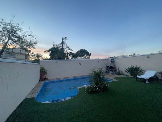Foto 1 de Xalet en venda a Bollullos de la Mitación de 4 habitacions amb terrassa i piscina