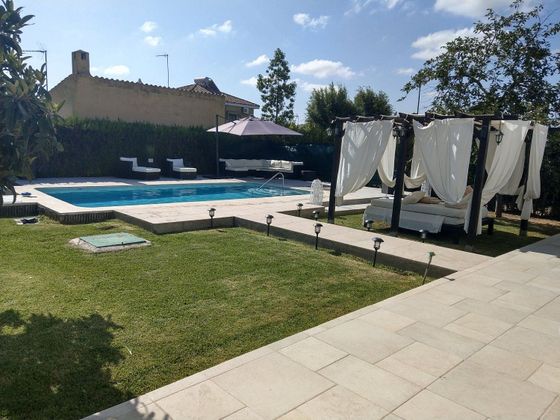 Foto 1 de Casa en venda a Espartinas de 5 habitacions amb piscina i garatge