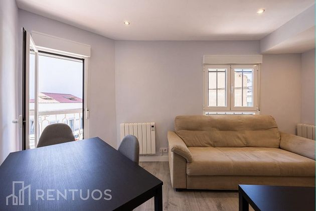 Foto 2 de Piso en alquiler en Almendrales de 2 habitaciones con terraza y muebles