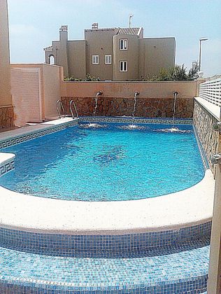 Foto 1 de Alquiler de casa adosada en Las Marinas - Pueblo Laguna de 3 habitaciones con terraza y piscina