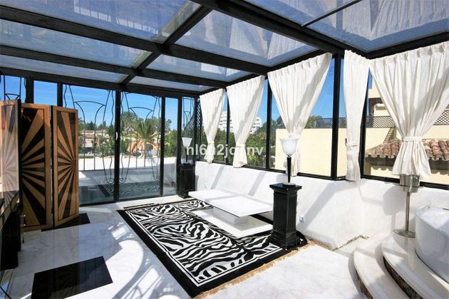 Foto 2 de Venta de ático en Guadalmina de 3 habitaciones con terraza y piscina