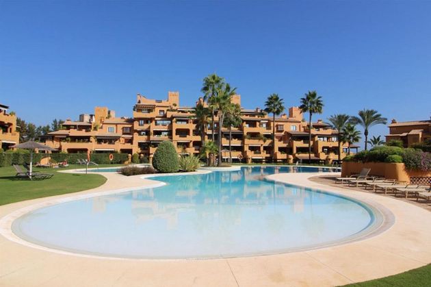 Foto 1 de Venta de piso en El Padrón - El Velerín - Voladilla de 3 habitaciones con terraza y piscina