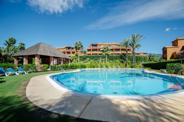 Foto 1 de Pis en lloguer a Paraíso - Atalaya- Benamara de 2 habitacions amb terrassa i piscina