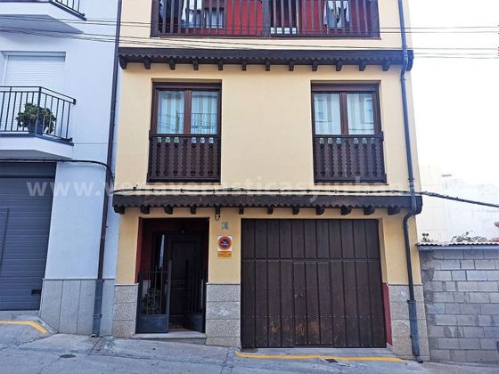 Foto 2 de Casa adossada en venda a Villanueva de la Vera de 4 habitacions amb terrassa i garatge