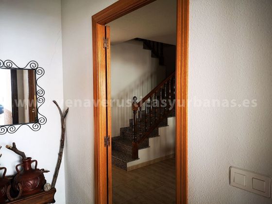 Foto 2 de Casa adossada en venda a calle Pajonal Alto de 4 habitacions amb terrassa i garatge