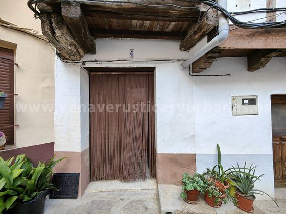 Foto 2 de Casa en venda a calle Mirlos de 5 habitacions amb balcó
