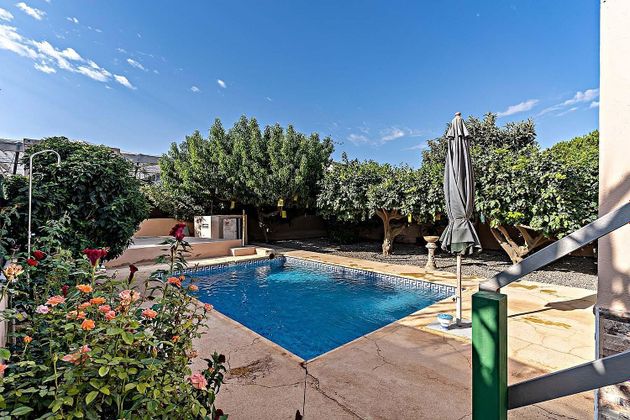 Foto 1 de Xalet en venda a Berja de 1 habitació amb piscina i jardí