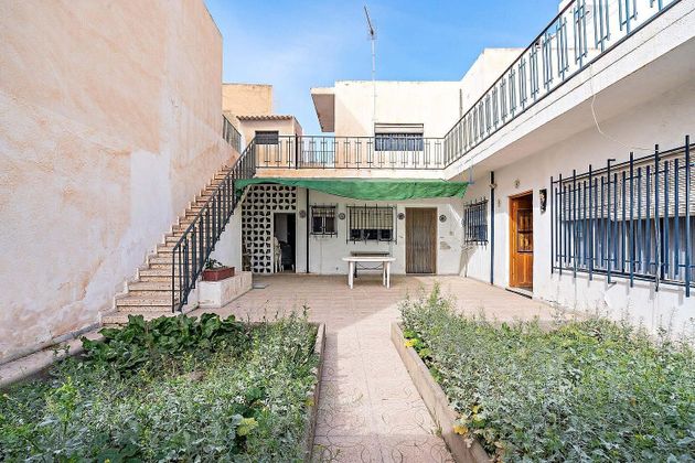 Foto 1 de Chalet en venta en Dalías de 5 habitaciones con terraza y jardín
