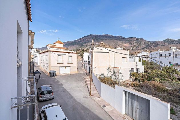 Foto 2 de Chalet en venta en Dalías de 5 habitaciones con terraza y jardín