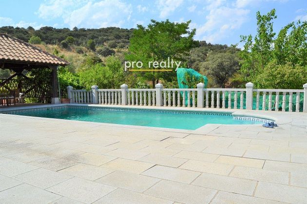 Foto 2 de Xalet en venda a Molino de la Hoz de 4 habitacions amb terrassa i piscina