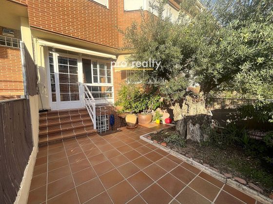 Foto 1 de Casa en venda a Villanueva de la Cañada de 5 habitacions amb terrassa i piscina
