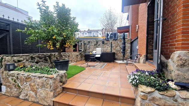 Foto 2 de Casa adossada en venda a Deportivo Galapagar - Los Almendros de 4 habitacions amb piscina i garatge