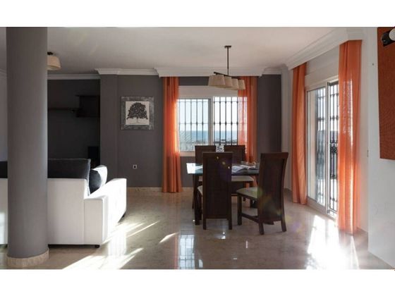 Foto 2 de Xalet en venda a Cotomar - Urbanizaciones de 3 habitacions amb terrassa i piscina
