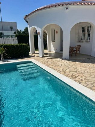 Foto 2 de Xalet en lloguer a Les Marines/Las Marinas de 2 habitacions amb terrassa i piscina