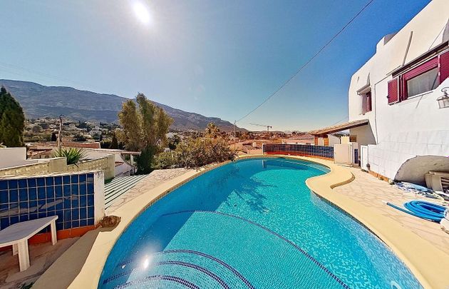 Foto 2 de Chalet en venta en El Puerto de 4 habitaciones con terraza y piscina