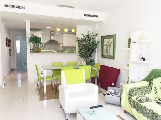 Foto 2 de Alquiler de piso en calle Assagador de la Marjal de 3 habitaciones con terraza y piscina