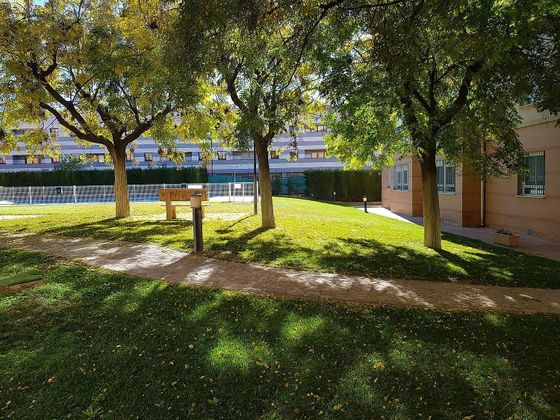 Foto 2 de Pis en venda a Universidad de 2 habitacions amb terrassa i piscina