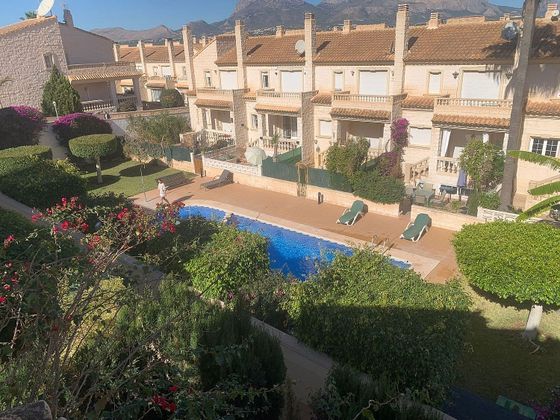 Foto 1 de Venta de casa adosada en L'Albir-Zona Playa de 5 habitaciones con terraza y jardín