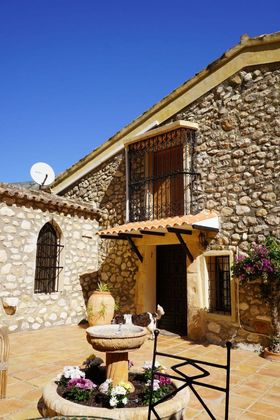 Foto 1 de Casa rural en venda a Guadalest de 3 habitacions amb terrassa i piscina