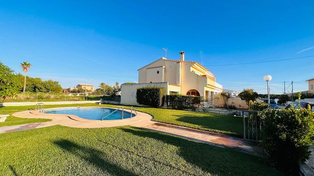 Foto 2 de Casa en venda a calle De Manyetes de 3 habitacions amb terrassa i piscina