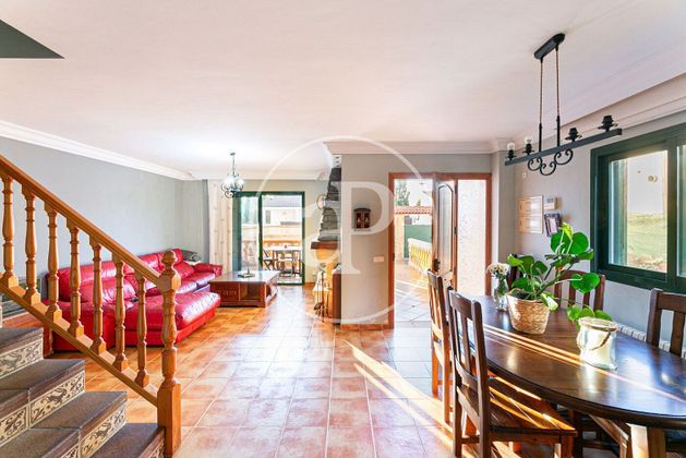 Foto 2 de Casa en venda a Badia Blava-Badia Gran-Tolleric de 4 habitacions amb jardí i balcó