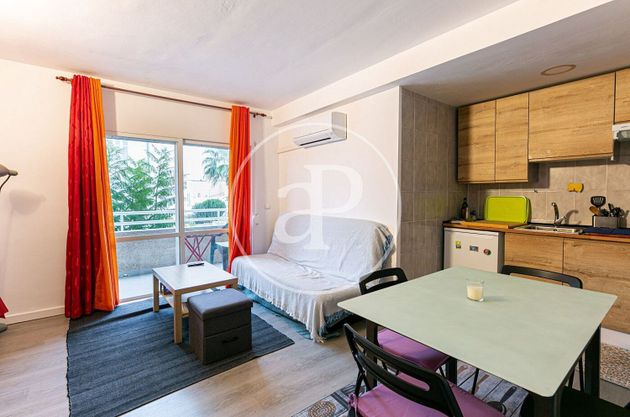 Foto 2 de Piso en alquiler en Port de Pollença de 1 habitación con muebles y balcón