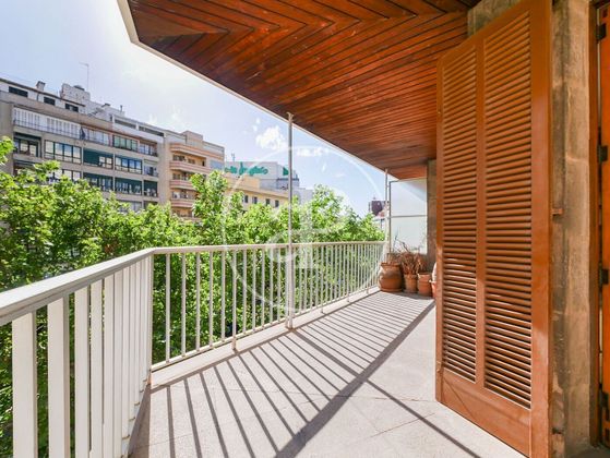 Foto 2 de Pis en venda a Mercat  - La Missió - Plaça dels Patins de 6 habitacions amb terrassa i aire acondicionat