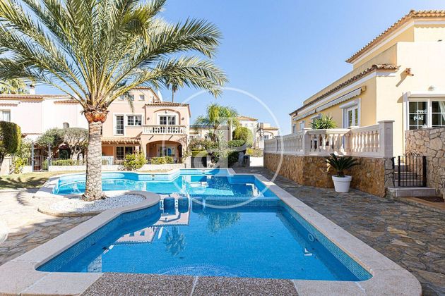 Foto 1 de Casa adosada en venta en Santa Ponça de 3 habitaciones con terraza y piscina