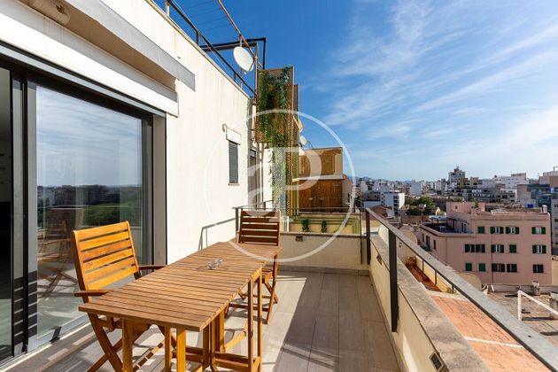 Foto 1 de Àtic en lloguer a Arxiduc - Bons Aires de 2 habitacions amb terrassa i garatge
